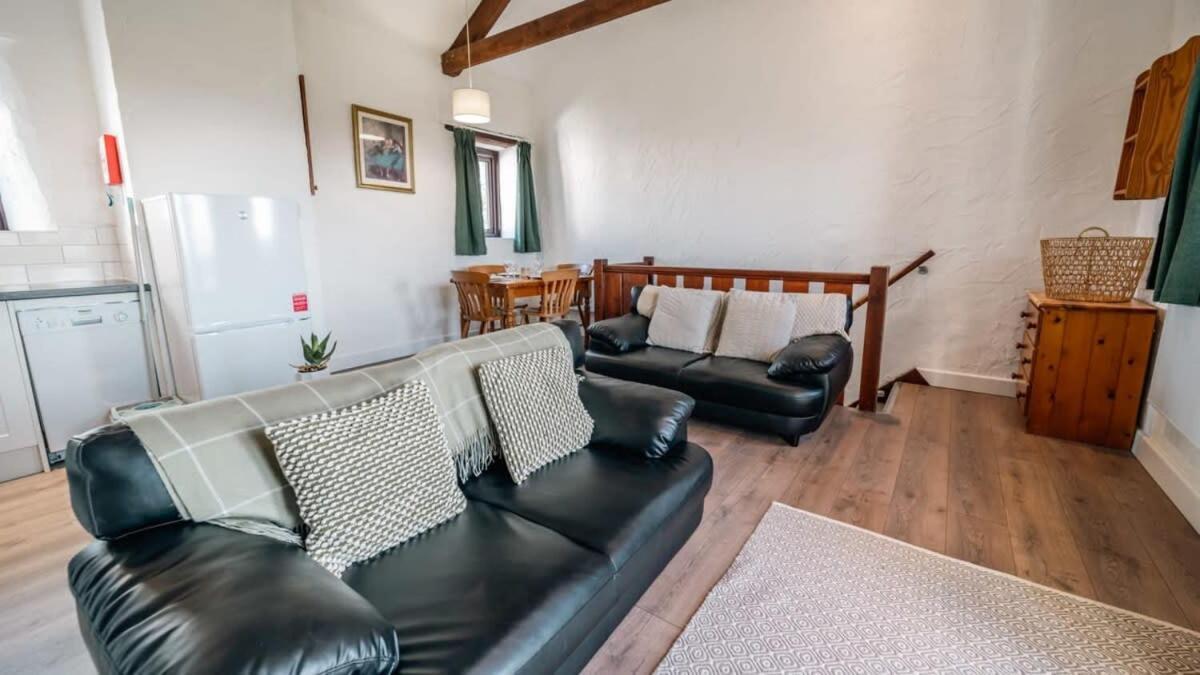 Lovely 2 Bedroom Coastal Cottage Near Bude Exterior foto